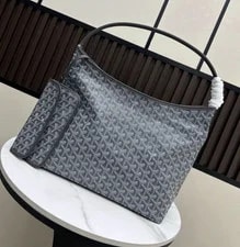 Goyard — Goyard Monogram Large W/ Zip Inner Pockets — Handbag — resale