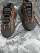 Yeezy 700 V3 Fade 3