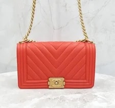 Chanel — Chanel Chevron Boy Flap Medium 27 Series 139290735 — Handbag — resale