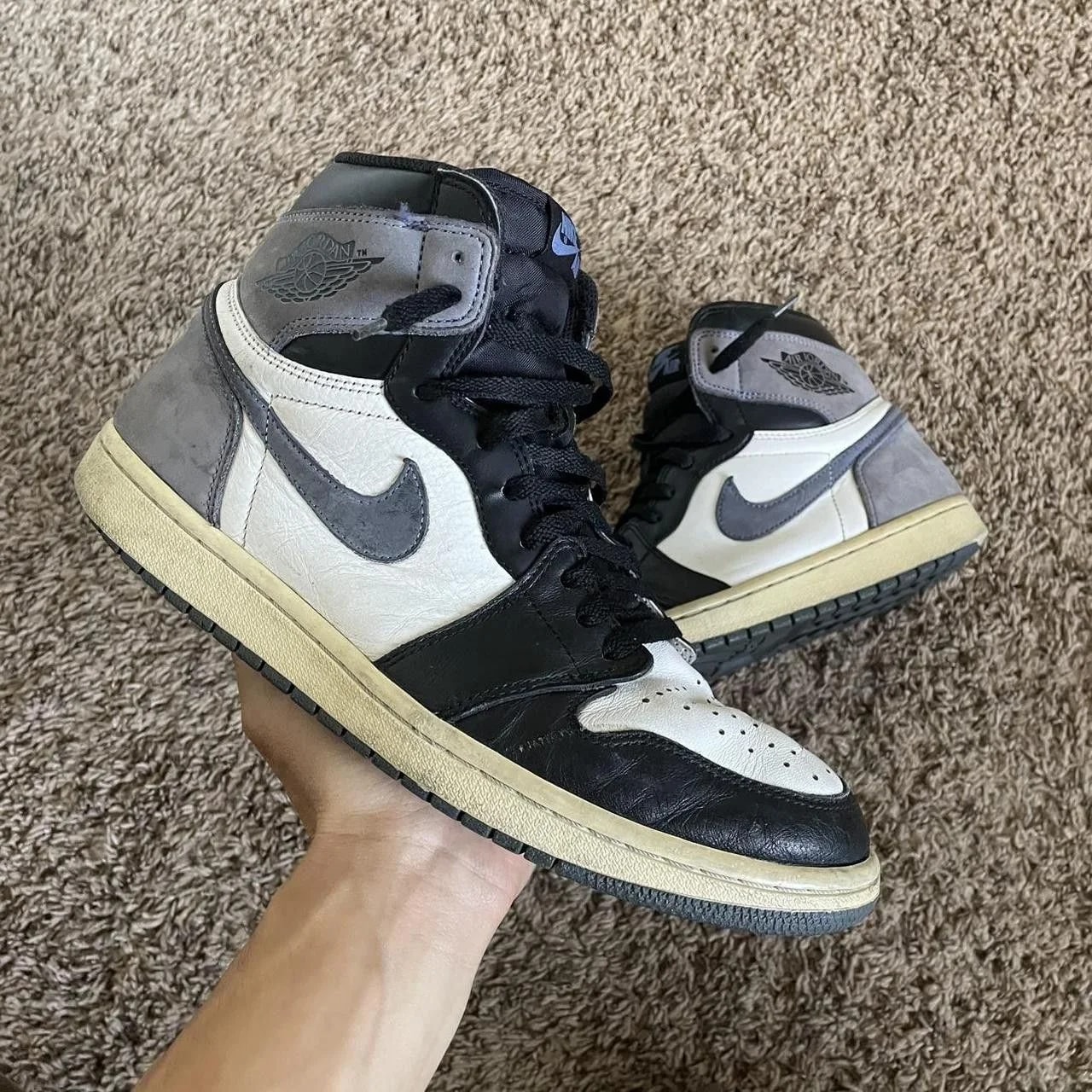 Air Jordan — Air Jordan 1 Retro High Moon — Sneaker — resale