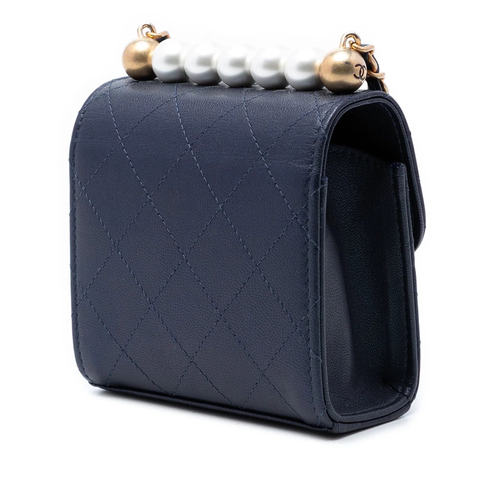 Vertical Chic Pearls Flap With Chain 2