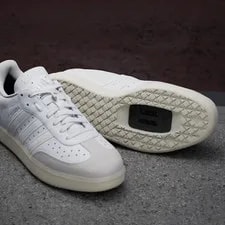 Adidas — Adidas (Velosamba) Samba Cycling Shoes Cloud Size 11 New (IG5540) — Sneaker — resale