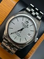 Tudor — Tudor Sliver Linen Dial Glamour M55000-0003 Automatic 36mm Date — Watch — resale