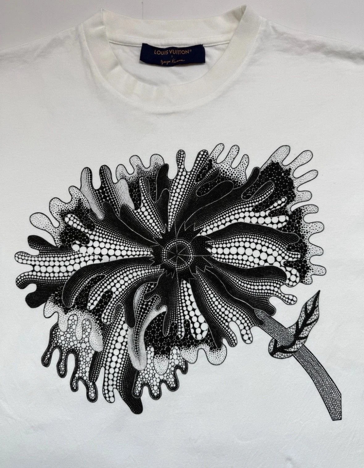 Louis Vuitton x Yayoi Kusama — Louis Vuitton X Yayoi Kusama T-Shirt SizeM — streetwear — deal