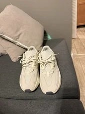 Yeezy 700 Analog 3