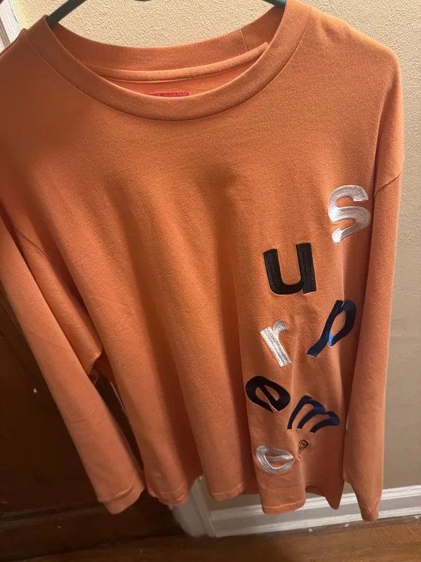 Supreme — Supreme Scatter Logo L/S Top Pale — streetwear — resale