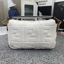 Fendi Authentic Baguette 19 X 11,5 X 4 2