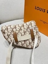 Auth Louis Vuitton Crossbody 4