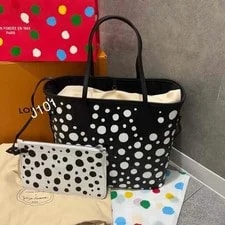 Louis Vuitton x Yayoi Kusama — Louis Vuitton X Yayoi Kusama Neverfull MM Monogram Pumpkin — Handbag — resale