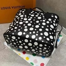 Louis Vuitton X Yayoi Kusama Neverfull MM Monogram Pumpkin 2