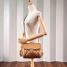 Bottega Veneta Turn Lock 20cm 2