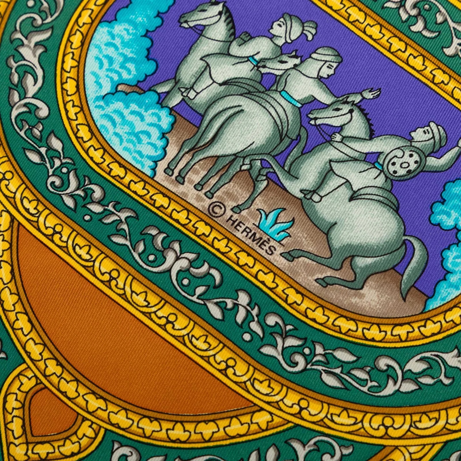 Qalamdan Scarf 3