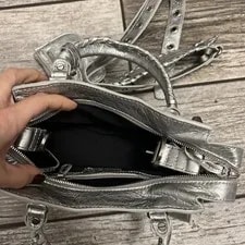 Balenciaga le City Medium New FW24 4