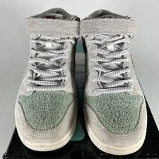 Size 9.5 - Nike SB Dunk Mid Widow 3