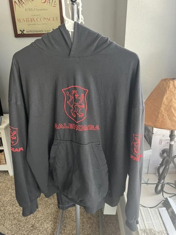 Balenciaga — Balenciaga Lion Club Lined Hoodie — streetwear — resale