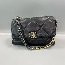 Chanel — Chanel 19 Quilted Flap Mixed Hardware Auth Classic — Handbag — resale
