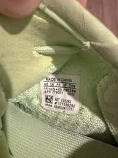 Yeezy Boost 350 V2 Glow Size 11 No Box 4
