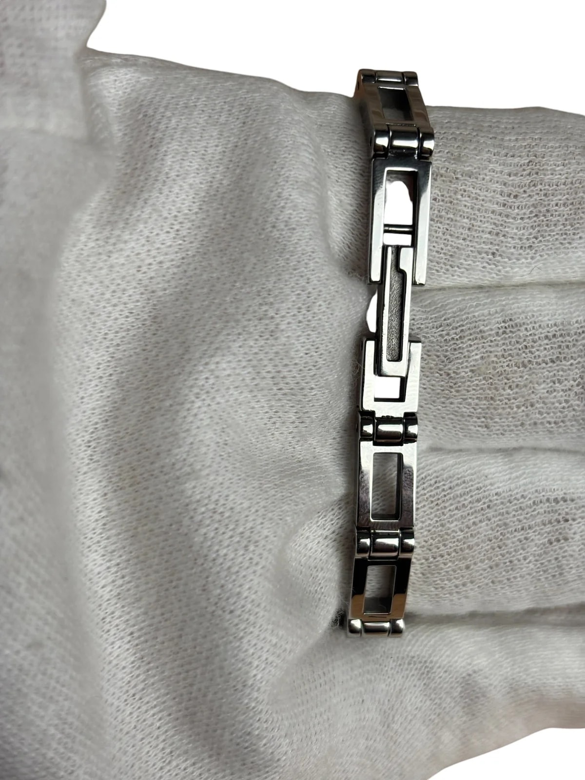 Gucci Black Dial Narrow Rectangular Link 3900L 3