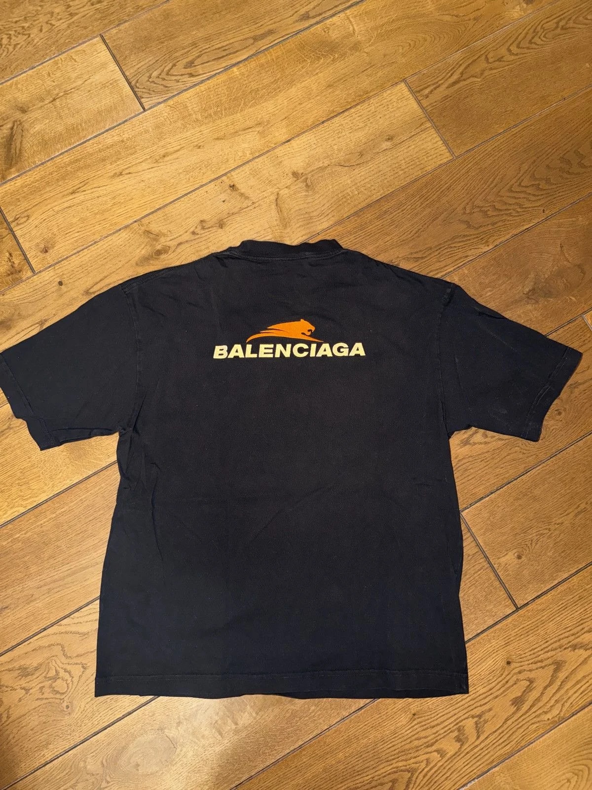 Balenciaga — Balenciaga Panther Logo Medium Fit Tee — streetwear — resale