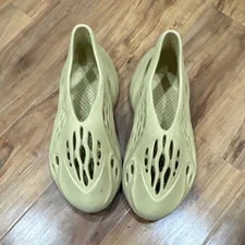 Yeezy — Yeezy Foam RNR ’s Slip-On Low Top Comfort Walking — Sneaker — resale