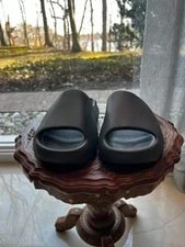 Yeezy Slide HQ6448 Size 6 Great Condition 2