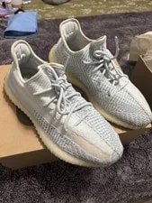 Adidas — Adidas Yeezy Boost 350 V2 Cloud Non-Reflective — Sneaker — resale