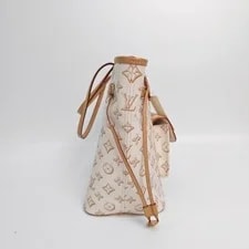 Louis Vuitton Neverfull Medium for 4