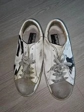 Golden Goose — Golden Goose Superstar Italian Model Limited Edition V — Sneaker — resale