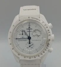 Omega — Snoopy Collaboration Model SO33W700 Omega Swhatch — Watch — resale