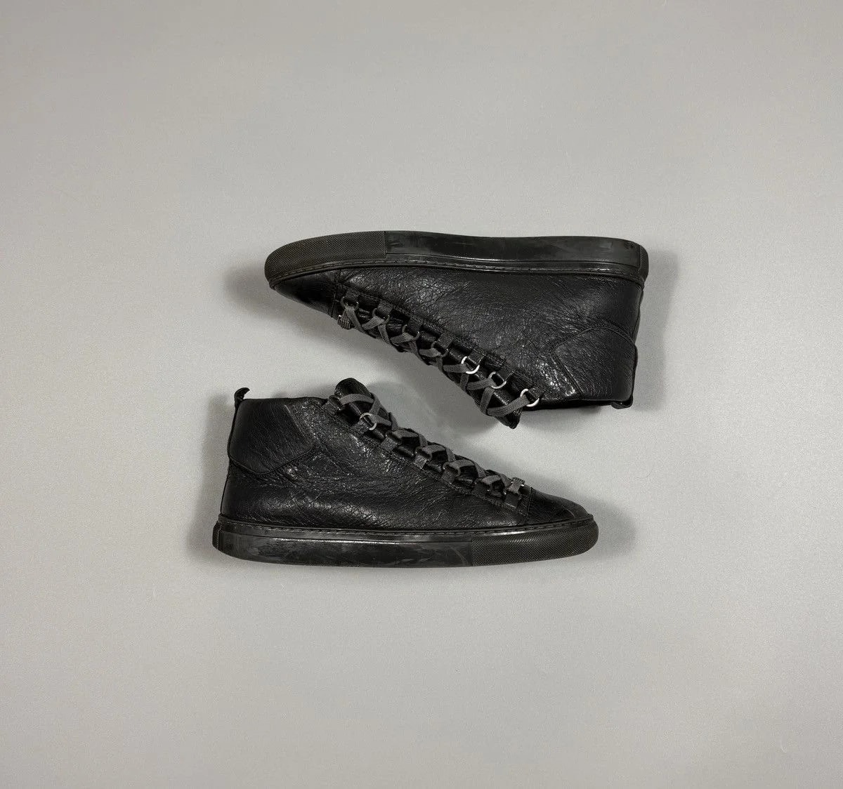 Balenciaga — Balenciaga Arena High Top Dark — Sneaker — resale