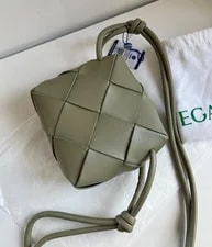 Bottega Veneta Camera Crossbody Fashion 3