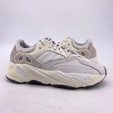 Yeezy — Yeezy 700 "Analog" 2019 - Size 8.5 - eg7596 (9519-194) — Sneaker — resale