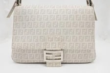 Authentic Fendi Mamma Baguette 8BR001 2
