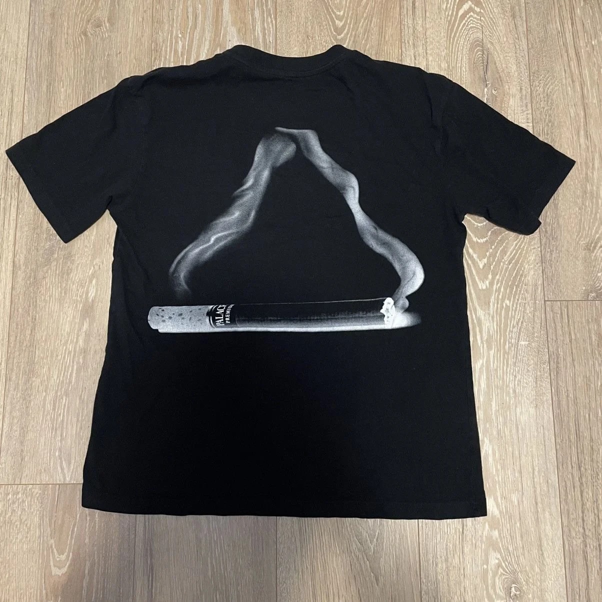 Palace — Palace Skateboards Tri Tee Size Medium T-shirt — streetwear — resale