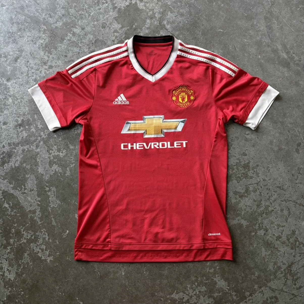 Adidas — Manchester United 2015/16 Adidas Home Soccer — streetwear — resale