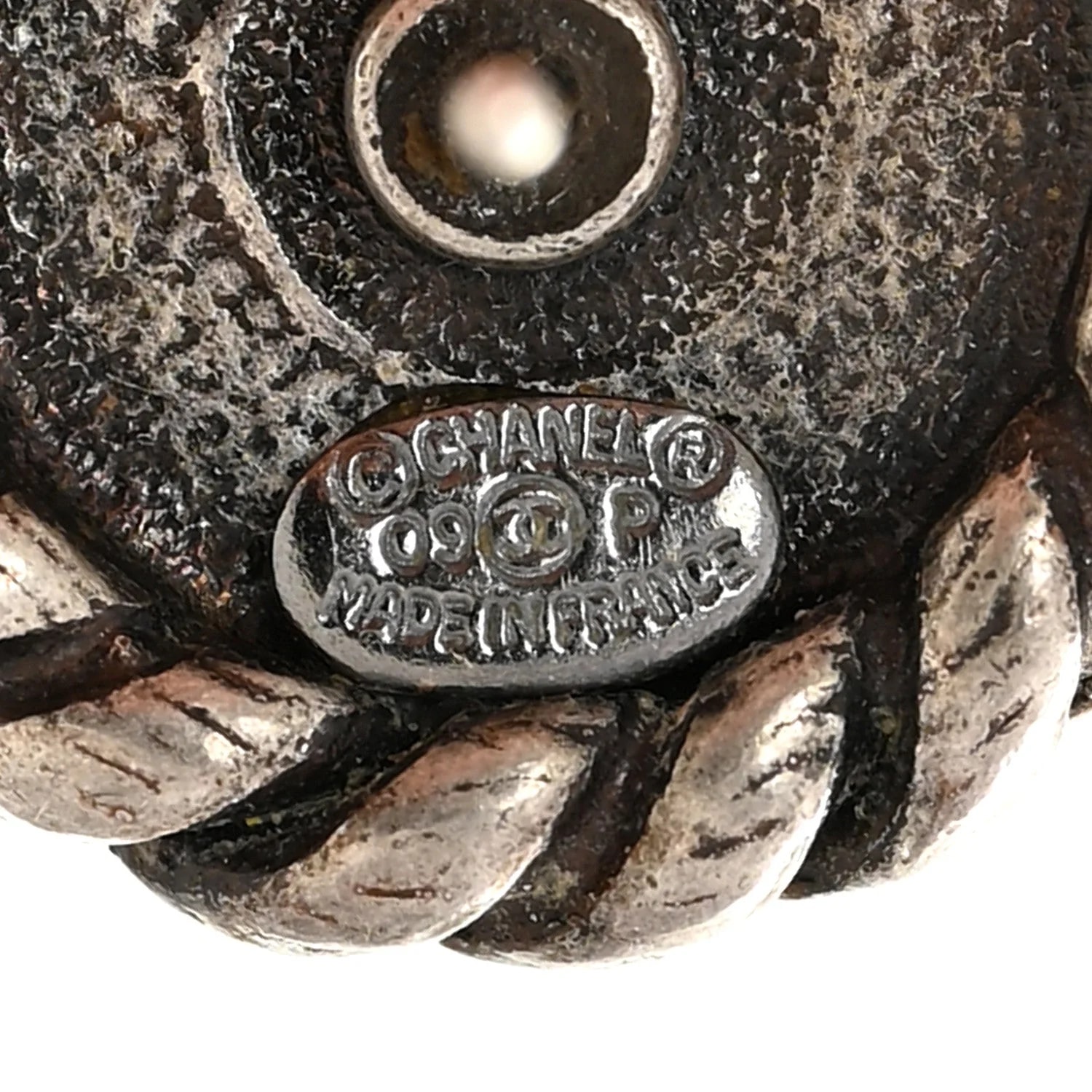 Metal Round CC Stud Ruthenium 4