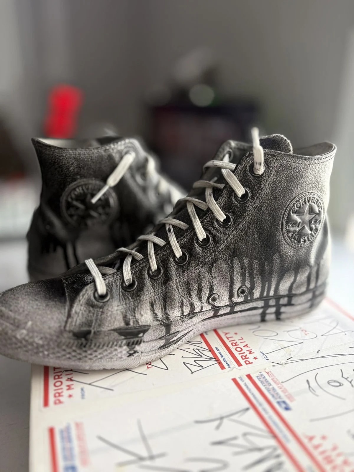 R7PZI Custom Hand Painted Converse 1/1 Wearable Art 2