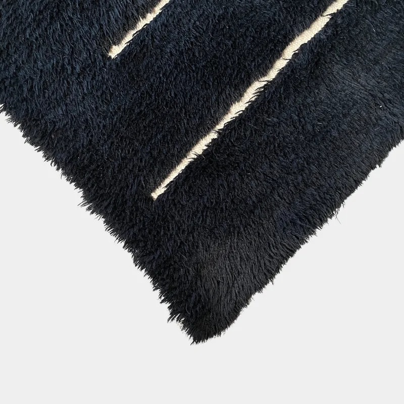 Woven Dilla Black & Ivory - High/Low Pile 8’x10’ Wool Rug 2