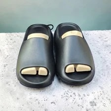 Yeezy Slides YS -01 Size 9 With Draw String Dust Bag 2