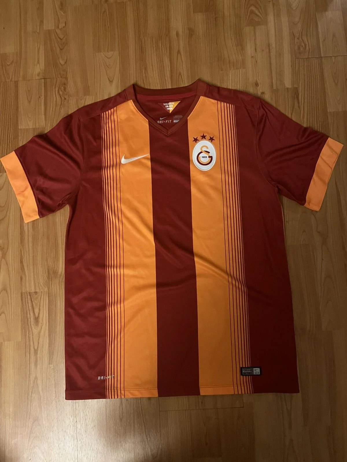 Nike — 2014-15 Nike Galatasaray Home /Kit L — streetwear — resale
