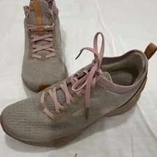 Brooks — Brooks Levitate 2 Limited Edition Athletic — Sneaker — resale