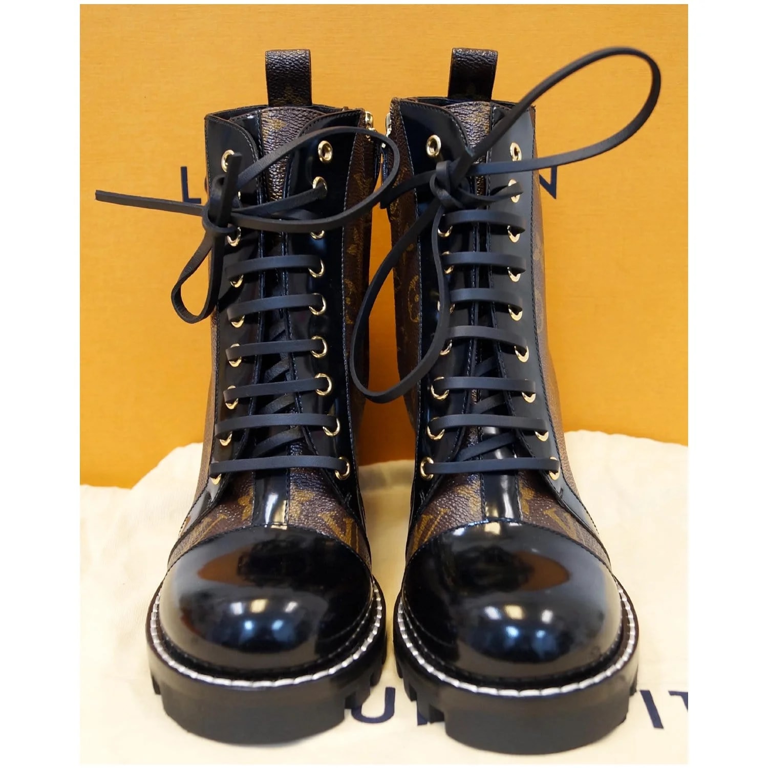 Louis Vuitton Star Trail / Ankle Brwon/ US 2