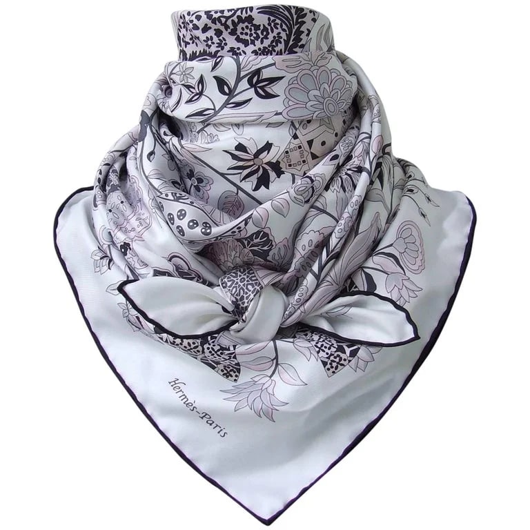 Hermès — Lovely Hermès Scarf Fleurs et Papillons de Tissus C. Henry 35' — Accessory — resale