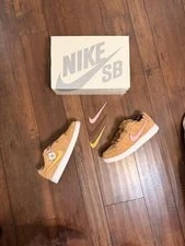 Nike SB — Nike Sb Dunk Low Note Shop Manchester Brew & Biscuits — Sneaker — resale