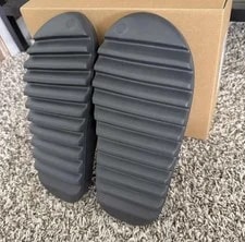 Dead Stock Yeezy Slide (3 Pair) 2
