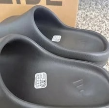 Dead Stock Yeezy Slide (3 Pair) 4