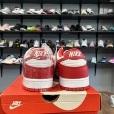 Dunk Low Retro St. John's 2