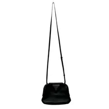 Bottega Veneta — Bottega Veneta Triangle 040426 — Handbag — resale