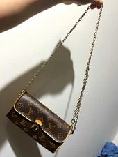 Louis Vuitton — Louis Vuitton Small Crossbody Chain Strap Clasp — Handbag — resale
