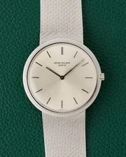 Patek Philippe — Patek Philippe Calatrava Ref. 3520/10 White Gold 18K — Watch — resale
